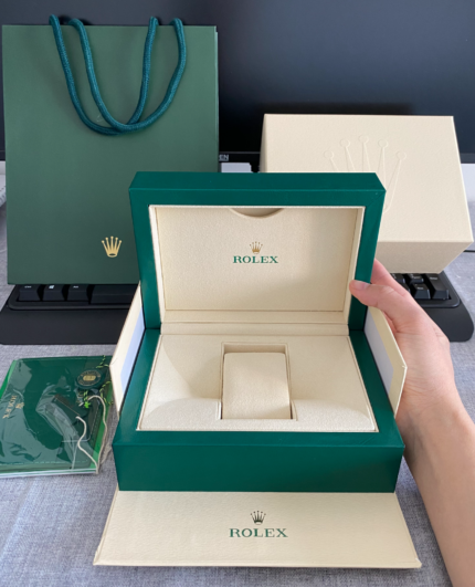 Rolex Box  Standard packaging is included by default at checkout; no separate purchase is required.