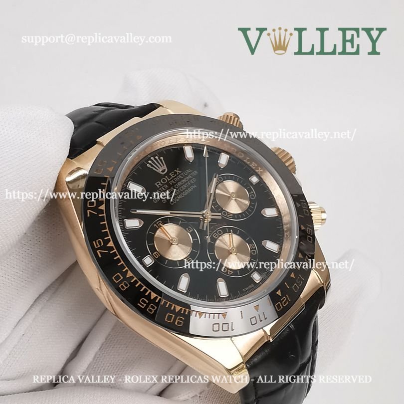 D651 Rolex Daytona 116515 Rose Gold Leather Black Dial