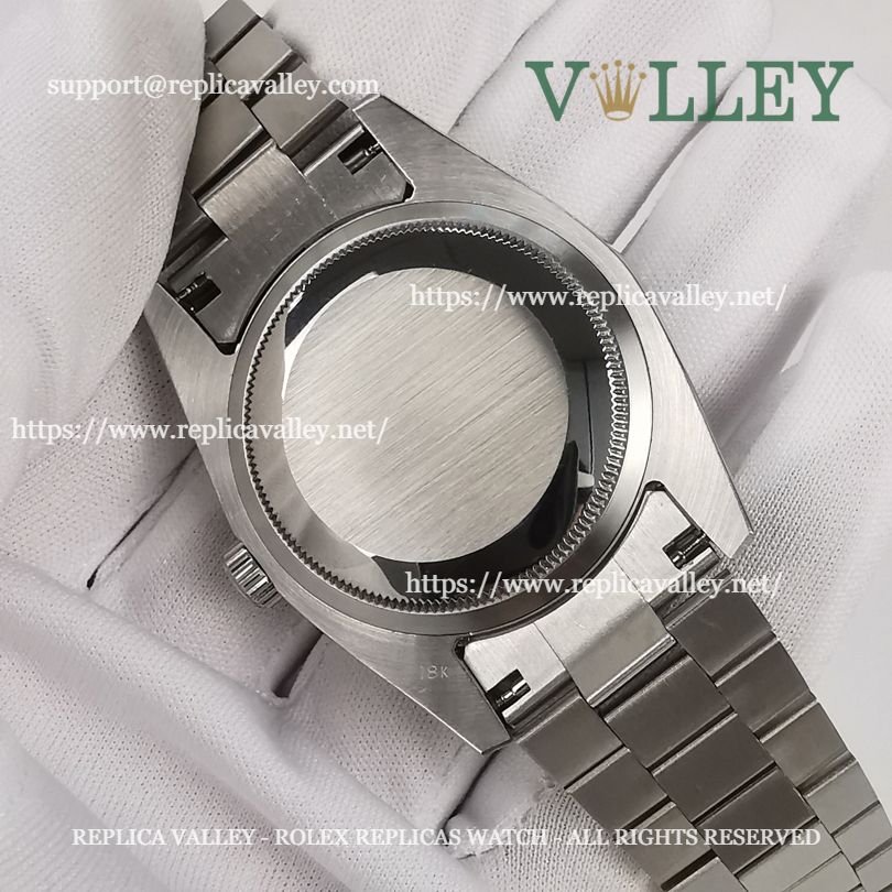 DD36007 Rolex Day-Date 128236 Fluted Bezel Ice-Blue Roman Dial