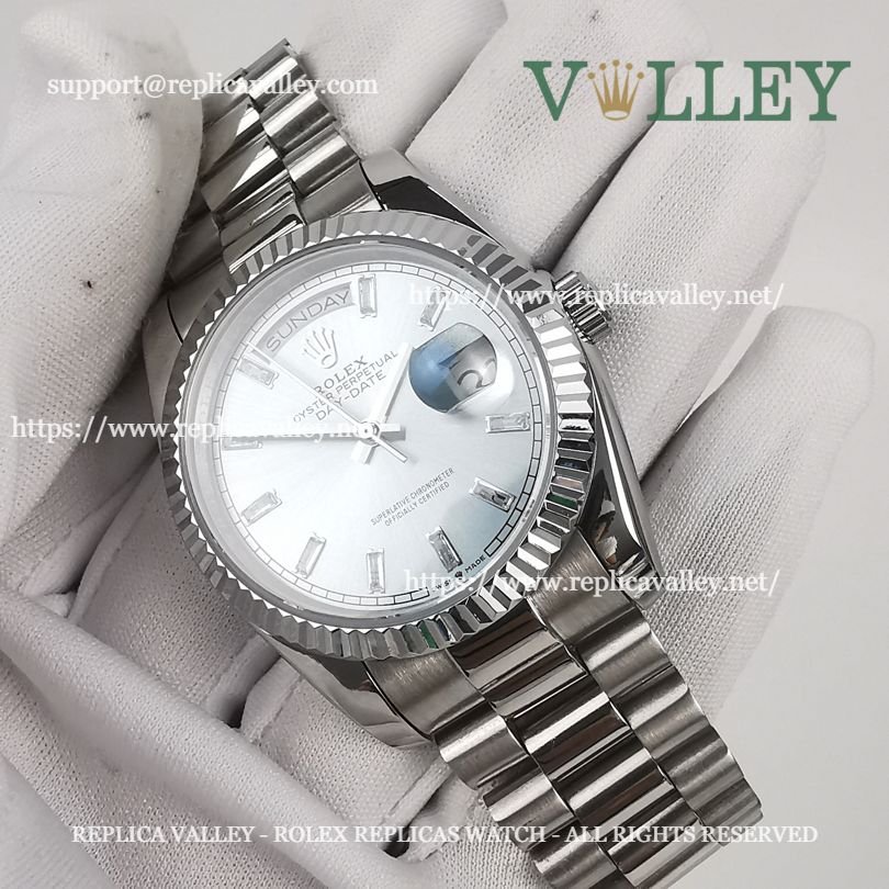 DD36008 Rolex Day-Date 128236 Fluted Bezel Ice-Blue Baguette Dial