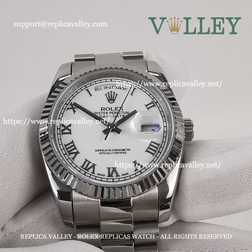 DD36052 Rolex Day-Date 118239 Fluted Bezel White Roman Dial