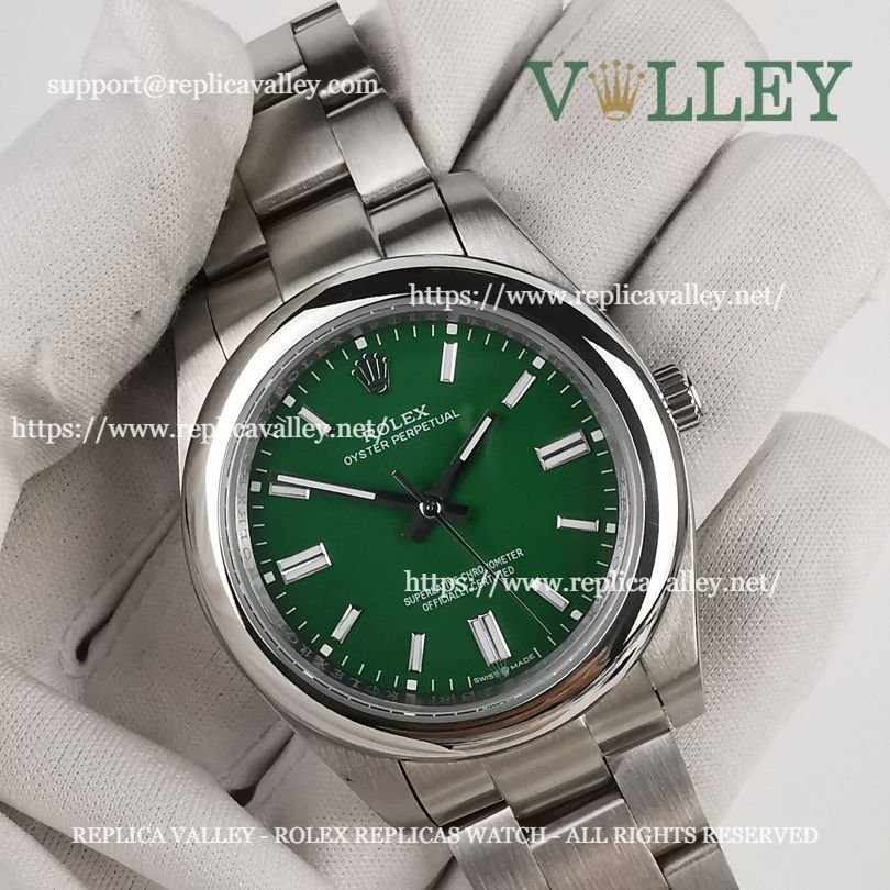 OP41005 Rolex Oyster Perpetual 124300 Green Dial