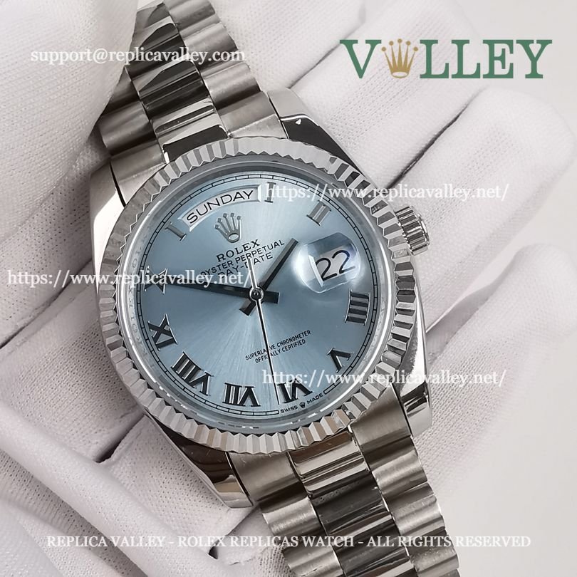 DD36007 Rolex Day-Date 128236 Fluted Bezel Ice-Blue Roman Dial