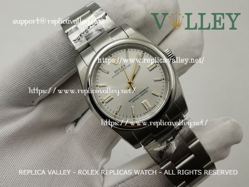 54016773b4a75a59e0c88e6b4890888e30c2be24 OP36007 Rolex Oyster Perpetual 126000 Silver Dial - Image 1