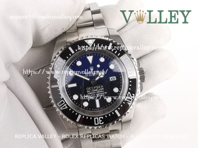 5879c03f851d65b840a50bfc05983fdd6b1fc57c SD001 Rolex Sea-Dweller 126660 D-Blue Dial - Image 1