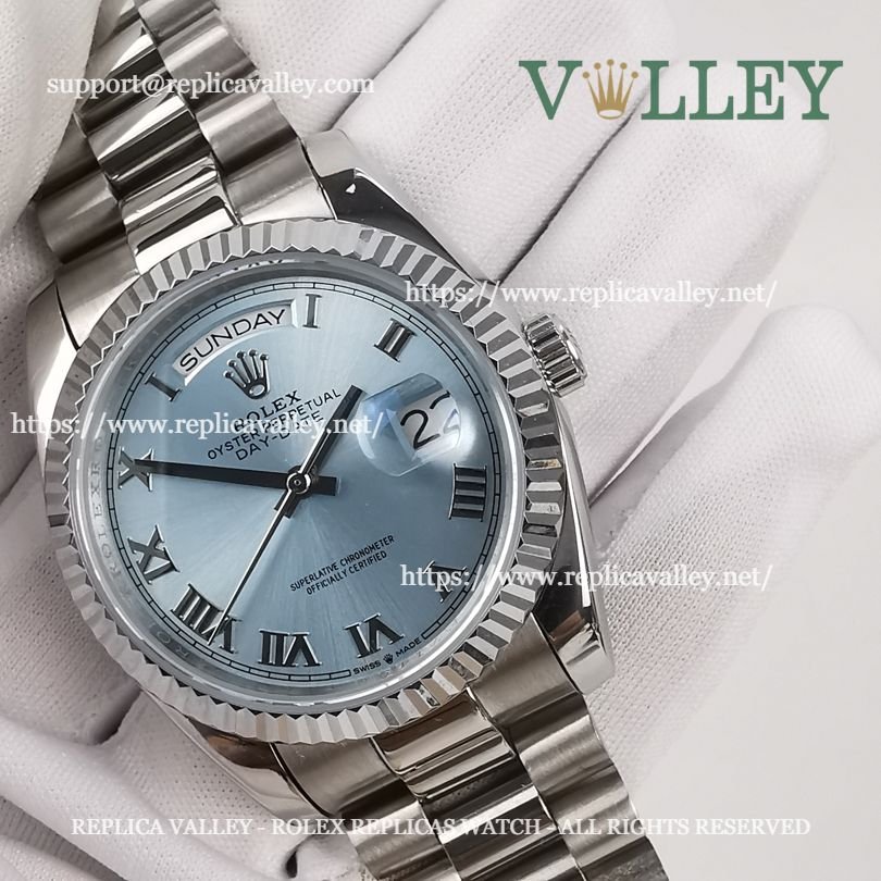 DD36007 Rolex Day-Date 128236 Fluted Bezel Ice-Blue Roman Dial