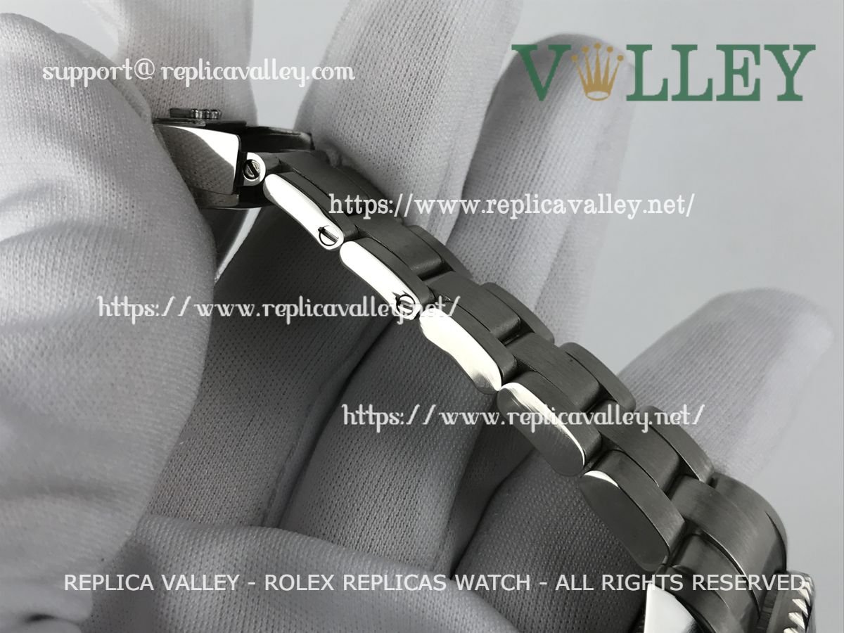 SD002 Rolex Sea-Dweller 126660 Black Dial