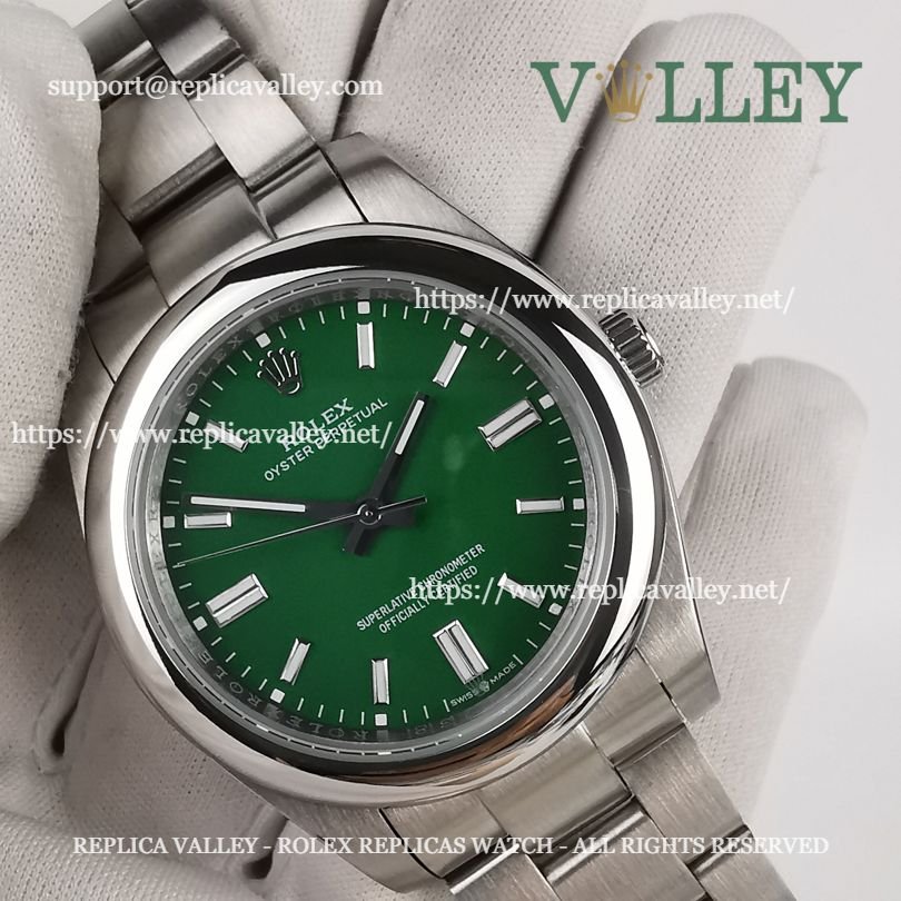 OP41005 Rolex Oyster Perpetual 124300 Green Dial