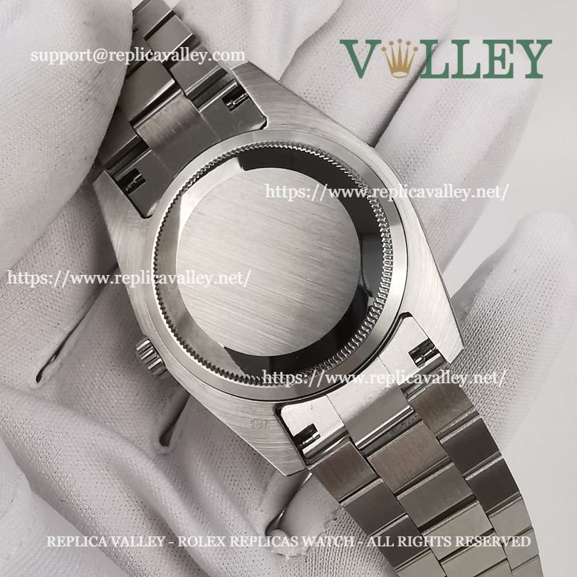 DD36052 Rolex Day-Date 118239 Fluted Bezel White Roman Dial