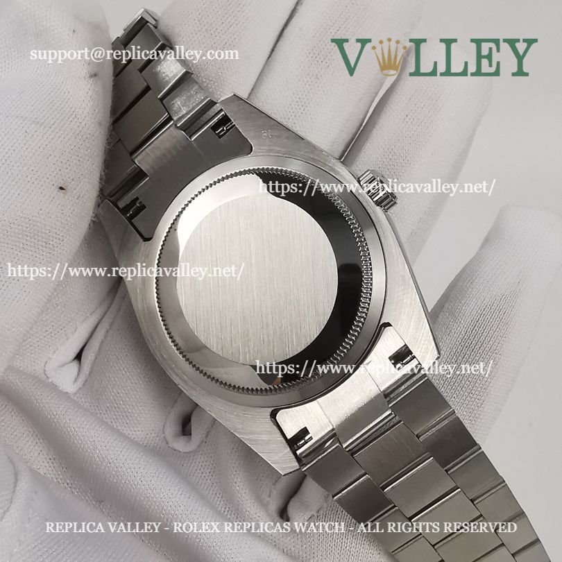 DD36008 Rolex Day-Date 128236 Fluted Bezel Ice-Blue Baguette Dial