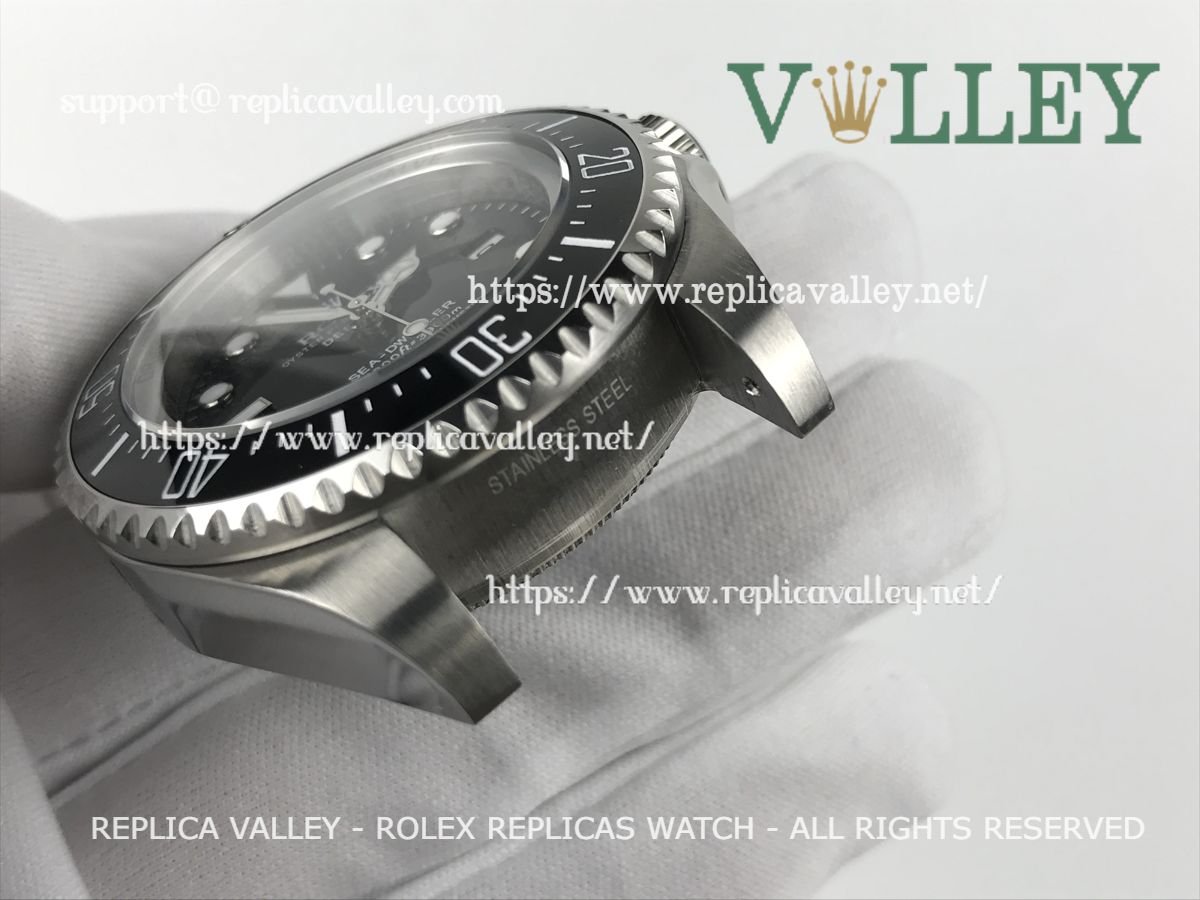 SD002 Rolex Sea-Dweller 126660 Black Dial