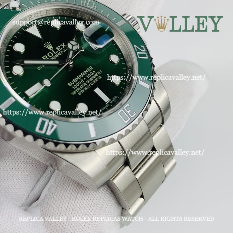 S102 Rolex Submariner 116610LV Hulk
