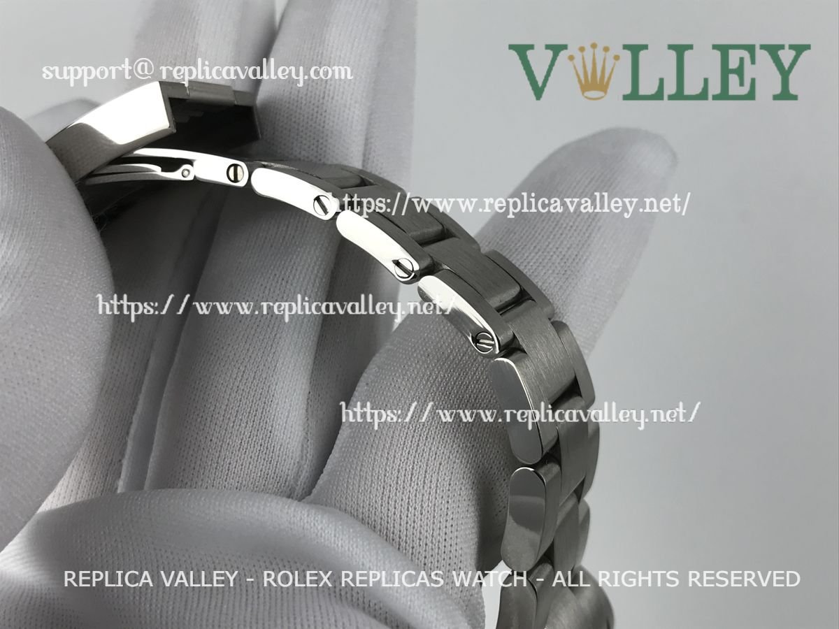 SD002 Rolex Sea-Dweller 126660 Black Dial