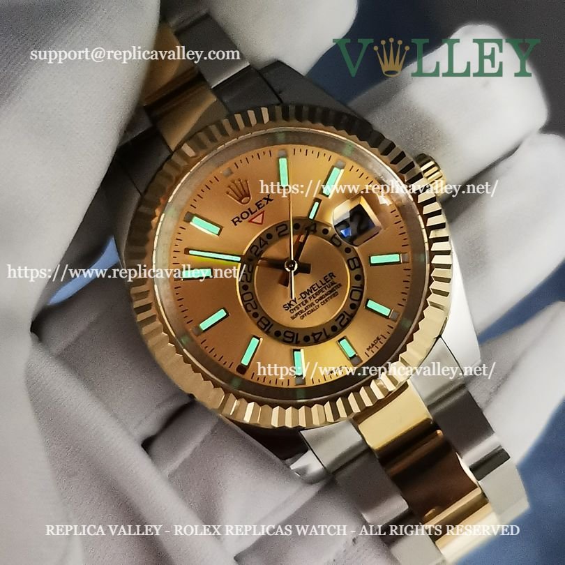 SKD101 Rolex Sky-Dweller 326933 Oyster Bracelet Gold Dial