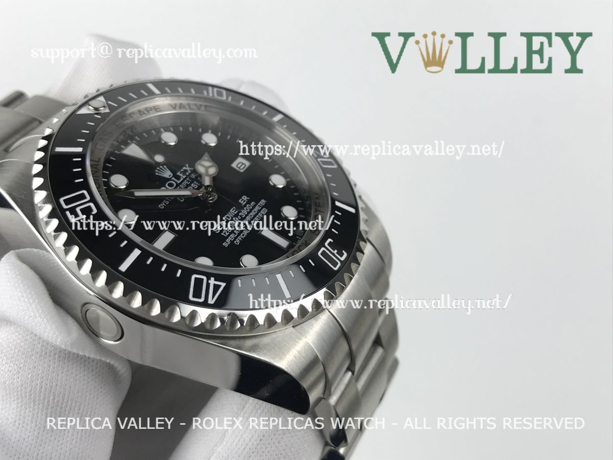 SD002 Rolex Sea-Dweller 126660 Black Dial