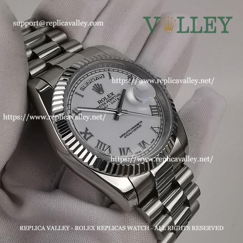 DD36052 Rolex Day-Date 118239 Fluted Bezel White Roman Dial