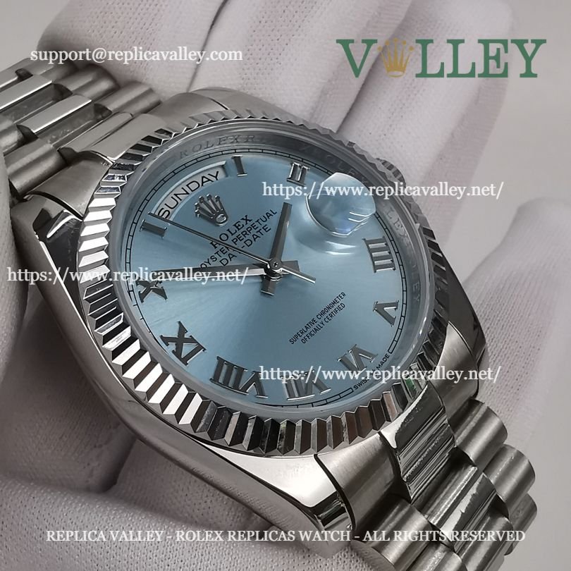DD36007 Rolex Day-Date 128236 Fluted Bezel Ice-Blue Roman Dial